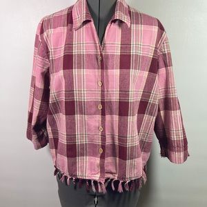 Mountain Lake Short Sleeve Plaid Fringe Hem Top Size PXL